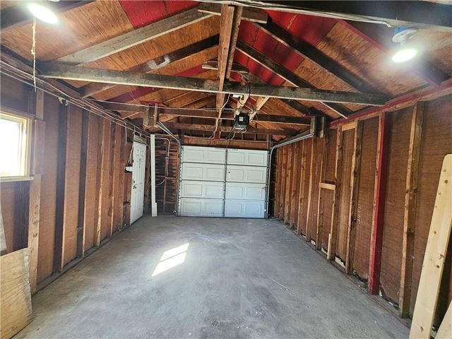 1229 E 24th Avenue, North Kansas City, MO 64116