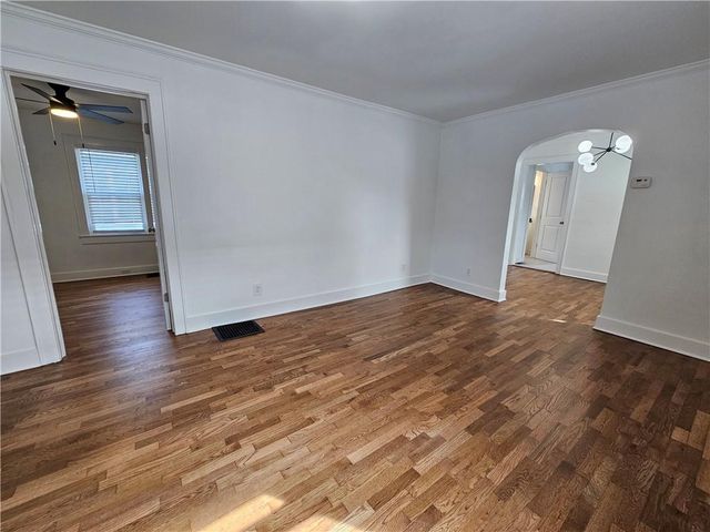 1229 E 24th Avenue, North Kansas City, MO 64116