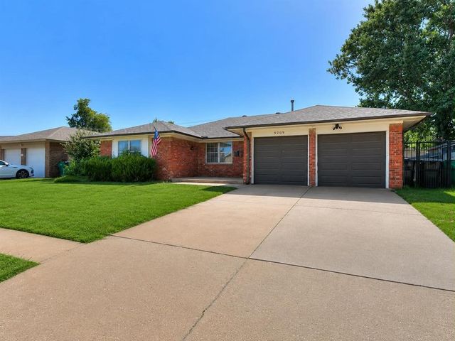 9209 S Hillcrest Drive, Oklahoma City, OK 73159