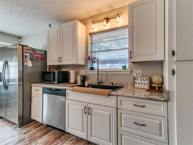 9209 S Hillcrest Drive, Oklahoma City, OK 73159