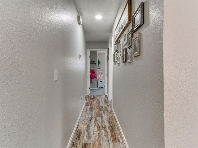 9209 S Hillcrest Drive, Oklahoma City, OK 73159