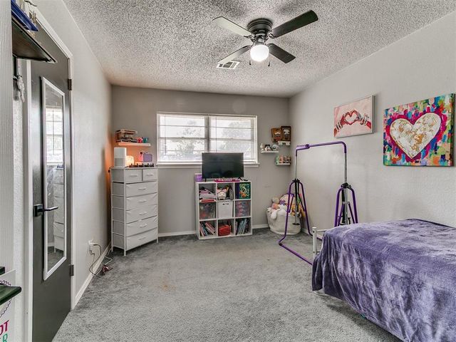 9209 S Hillcrest Drive, Oklahoma City, OK 73159
