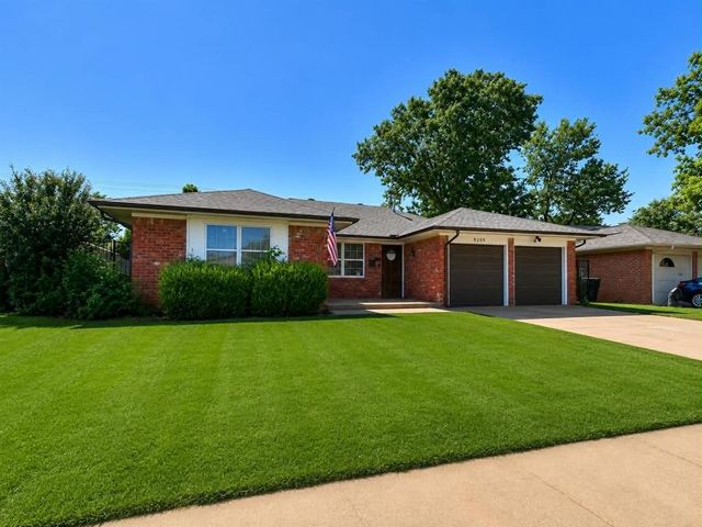 9209 S Hillcrest Drive, Oklahoma City, OK 73159