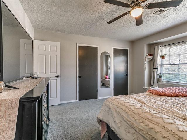 9209 S Hillcrest Drive, Oklahoma City, OK 73159