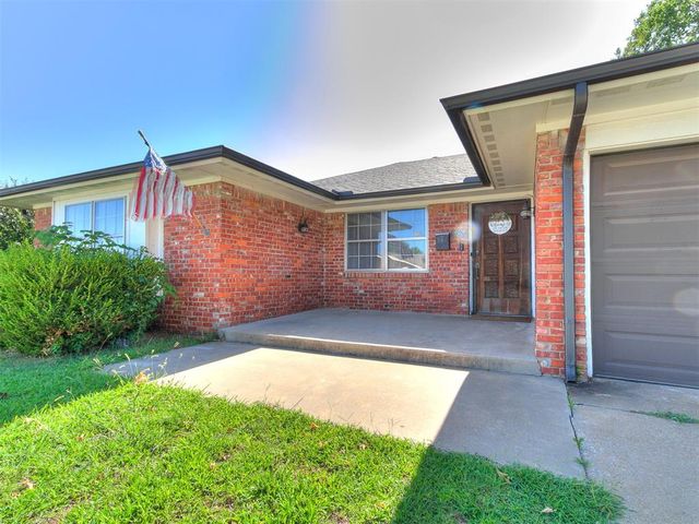9209 S Hillcrest Drive, Oklahoma City, OK 73159