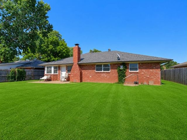 9209 S Hillcrest Drive, Oklahoma City, OK 73159