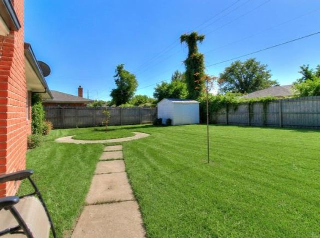 9209 S Hillcrest Drive, Oklahoma City, OK 73159
