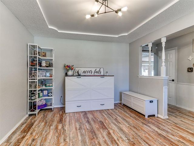 9209 S Hillcrest Drive, Oklahoma City, OK 73159