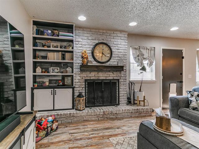 9209 S Hillcrest Drive, Oklahoma City, OK 73159