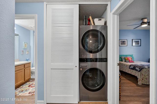 2200 MARSH HAWK Lane 301, Fleming Island, FL 32003