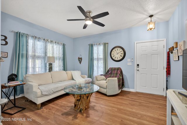 2200 MARSH HAWK Lane 301, Fleming Island, FL 32003