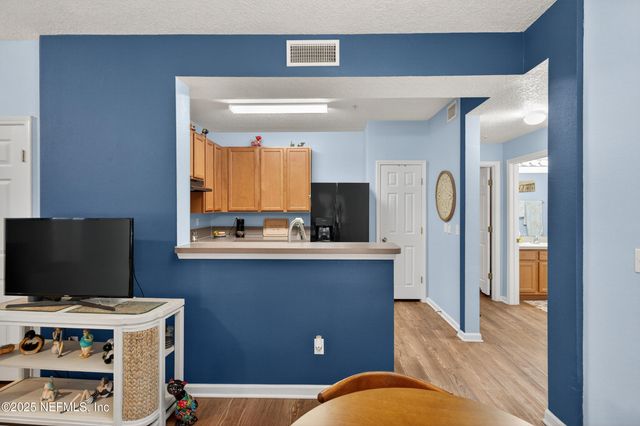 2200 MARSH HAWK Lane 301, Fleming Island, FL 32003