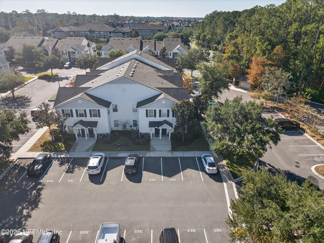 2200 MARSH HAWK Lane 301, Fleming Island, FL 32003