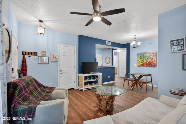 2200 MARSH HAWK Lane 301, Fleming Island, FL 32003