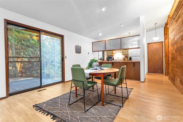 1005 Geneva Street, Bellingham, WA 98229