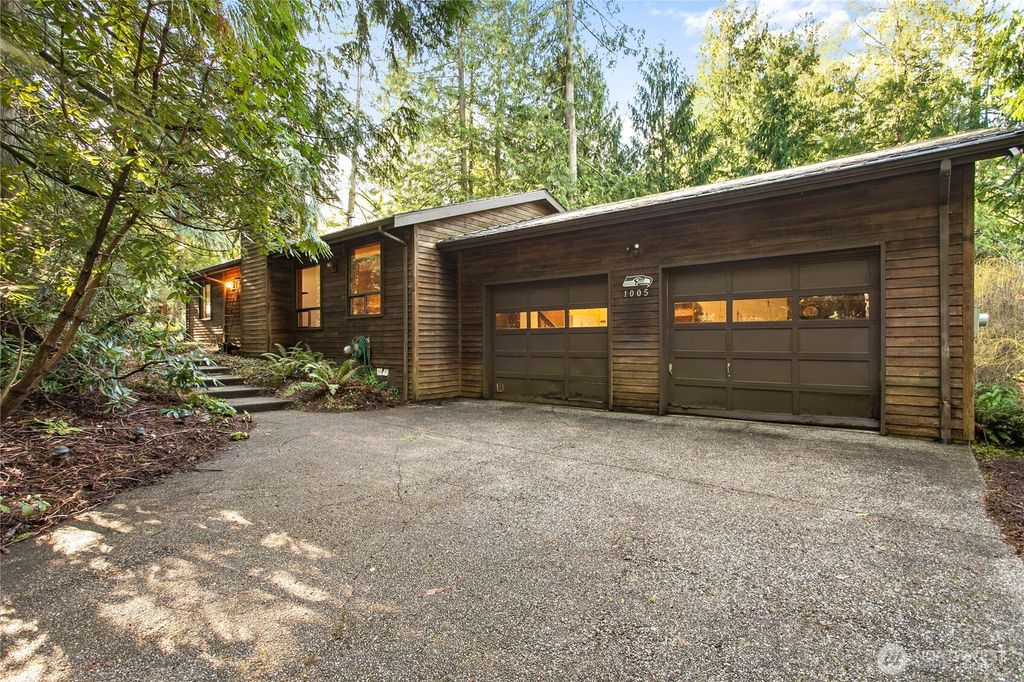 1005 Geneva Street, Bellingham, WA 98229