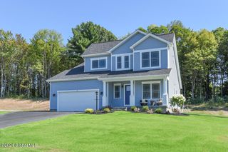 2 Blue Aster Lane, Malta, NY 12020
