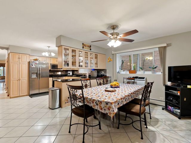 8729 W SUMMERDALE Avenue 1, Chicago, IL 60656