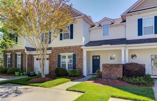 5823 Fox Point Circle, Winston-salem, NC 27104