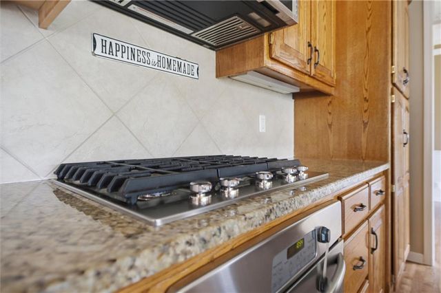 5627 NW 81st Terrace, Kansas City, MO 64151