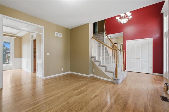 5627 NW 81st Terrace, Kansas City, MO 64151