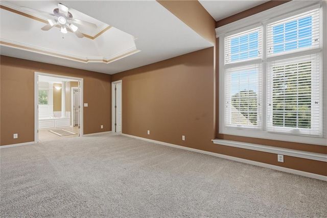 5627 NW 81st Terrace, Kansas City, MO 64151