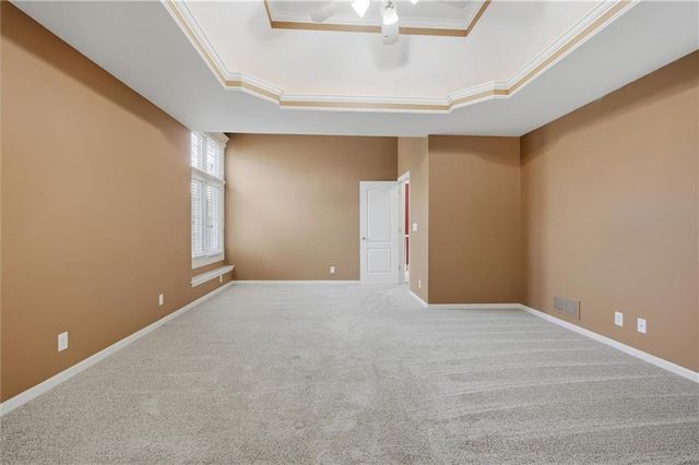5627 NW 81st Terrace, Kansas City, MO 64151
