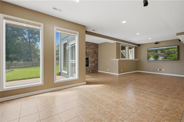 5627 NW 81st Terrace, Kansas City, MO 64151