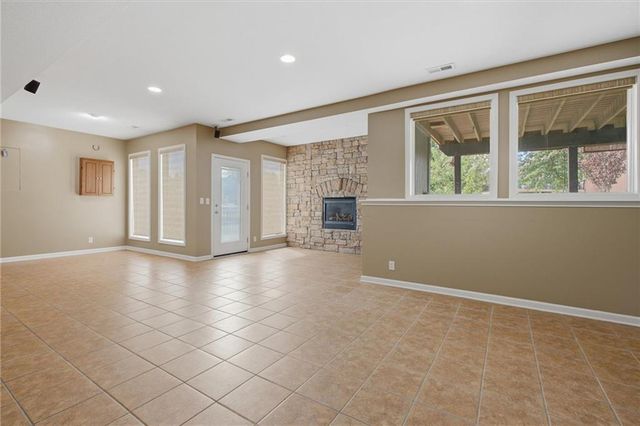 5627 NW 81st Terrace, Kansas City, MO 64151