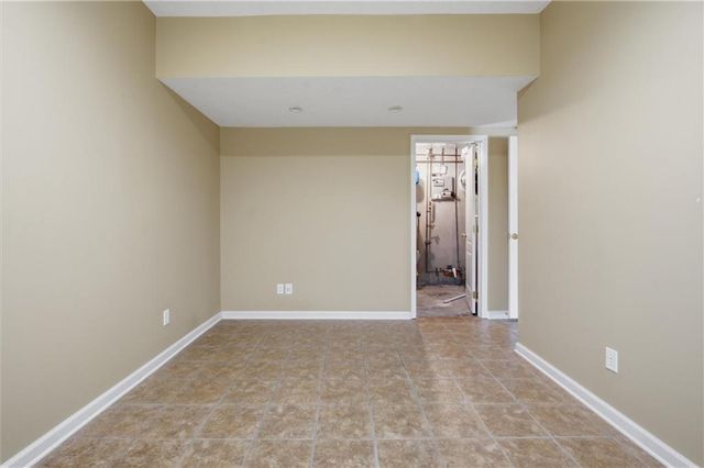 5627 NW 81st Terrace, Kansas City, MO 64151