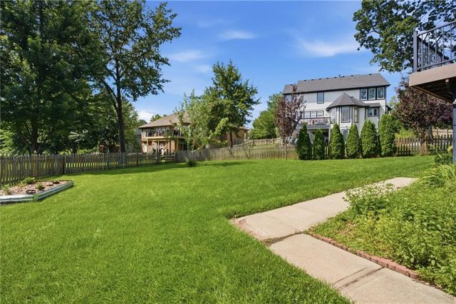 5627 NW 81st Terrace, Kansas City, MO 64151