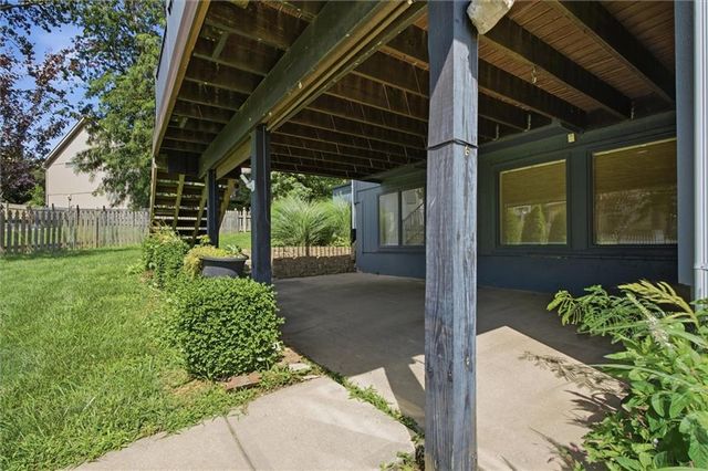 5627 NW 81st Terrace, Kansas City, MO 64151
