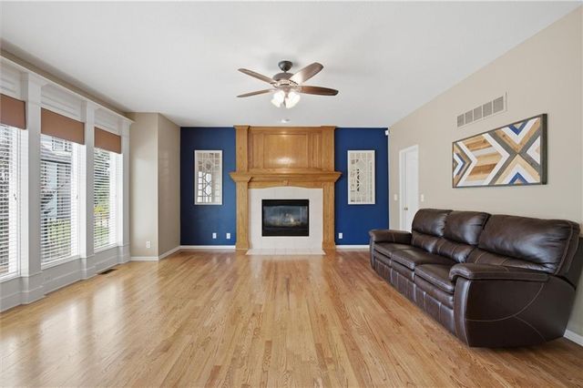 5627 NW 81st Terrace, Kansas City, MO 64151