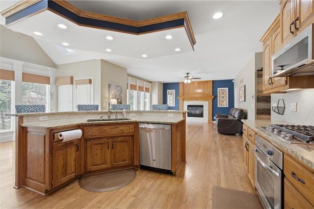 5627 NW 81st Terrace, Kansas City, MO 64151
