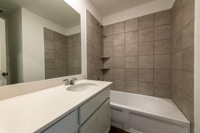 247 Alamito Ave, Kyle, TX 78640