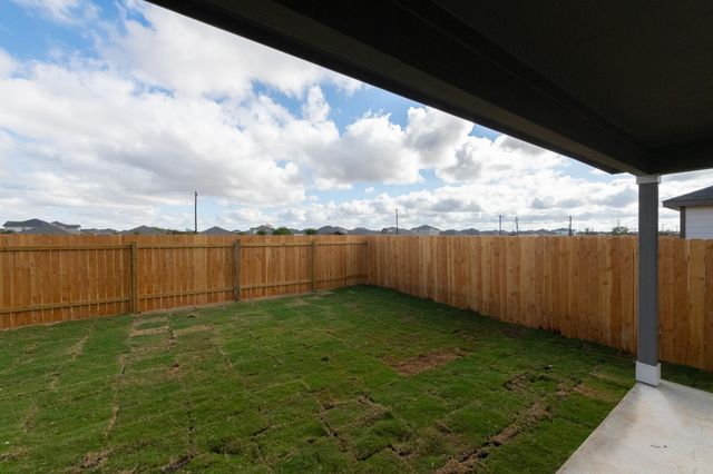 247 Alamito Ave, Kyle, TX 78640