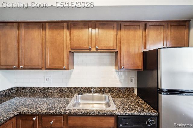 617 E Lincoln Avenue, Royal Oak, MI 48067