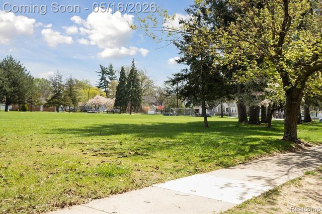 617 E Lincoln Avenue, Royal Oak, MI 48067
