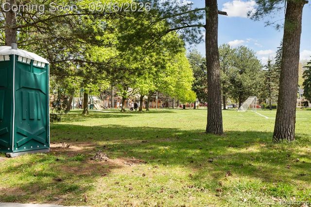 617 E Lincoln Avenue, Royal Oak, MI 48067