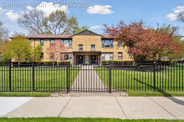 617 E Lincoln Avenue, Royal Oak, MI 48067