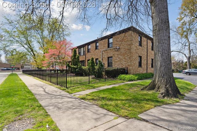 617 E Lincoln Avenue, Royal Oak, MI 48067