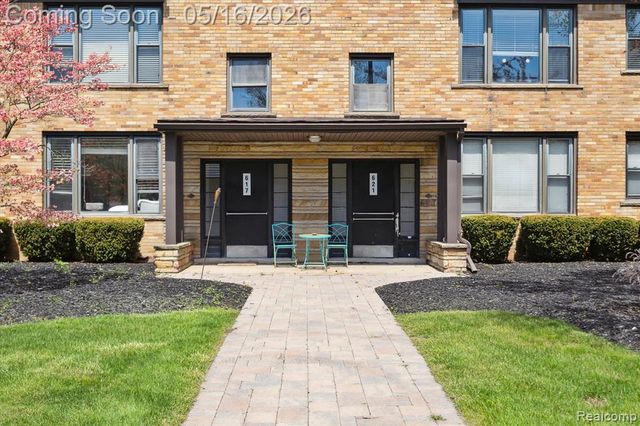 617 E Lincoln Avenue, Royal Oak, MI 48067