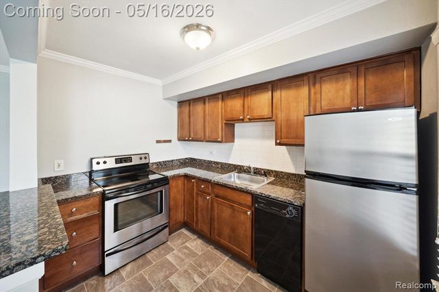 617 E Lincoln Avenue, Royal Oak, MI 48067