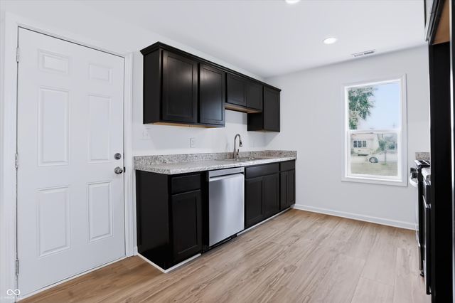 2658 S McClure Street, Indianapolis, IN 46241