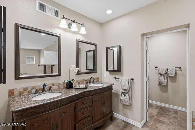 9700 E Nicaragua Place, Tucson, AZ 85730