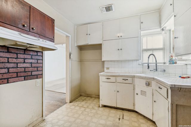 157 Kaine, San Antonio, TX 78214