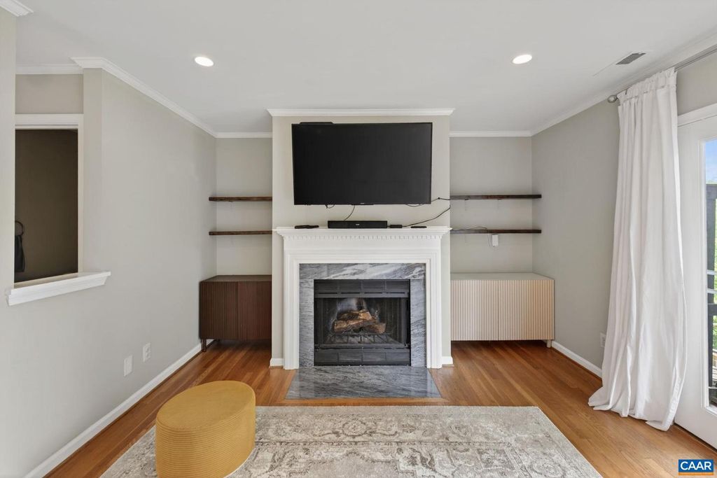 Image 11 of property listing at 1247 MAPLE VIEW DR, Charlottesville, VA 22902