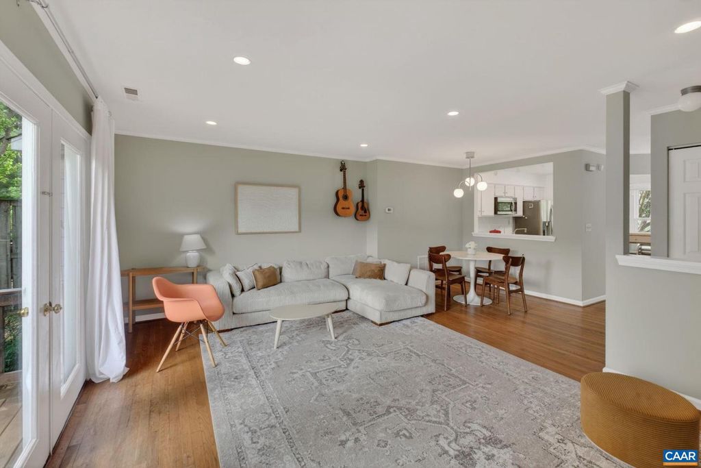 Image 12 of property listing at 1247 MAPLE VIEW DR, Charlottesville, VA 22902