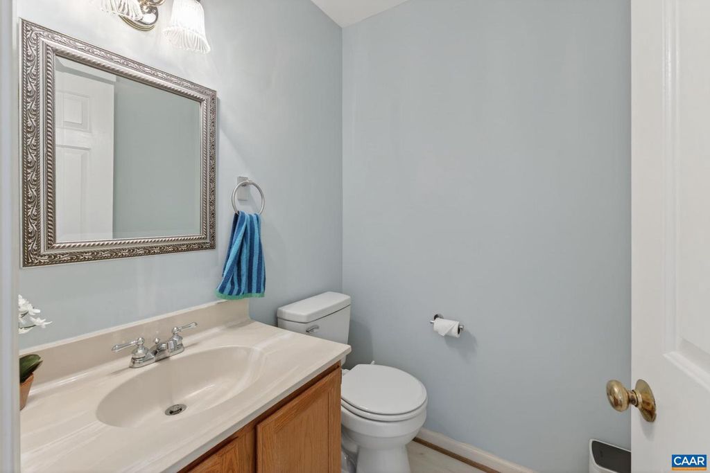Image 13 of property listing at 1247 MAPLE VIEW DR, Charlottesville, VA 22902