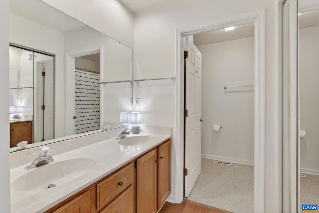 Image 17 of property listing at 1247 MAPLE VIEW DR, Charlottesville, VA 22902